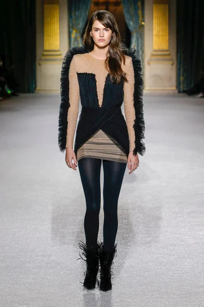 Look 27
